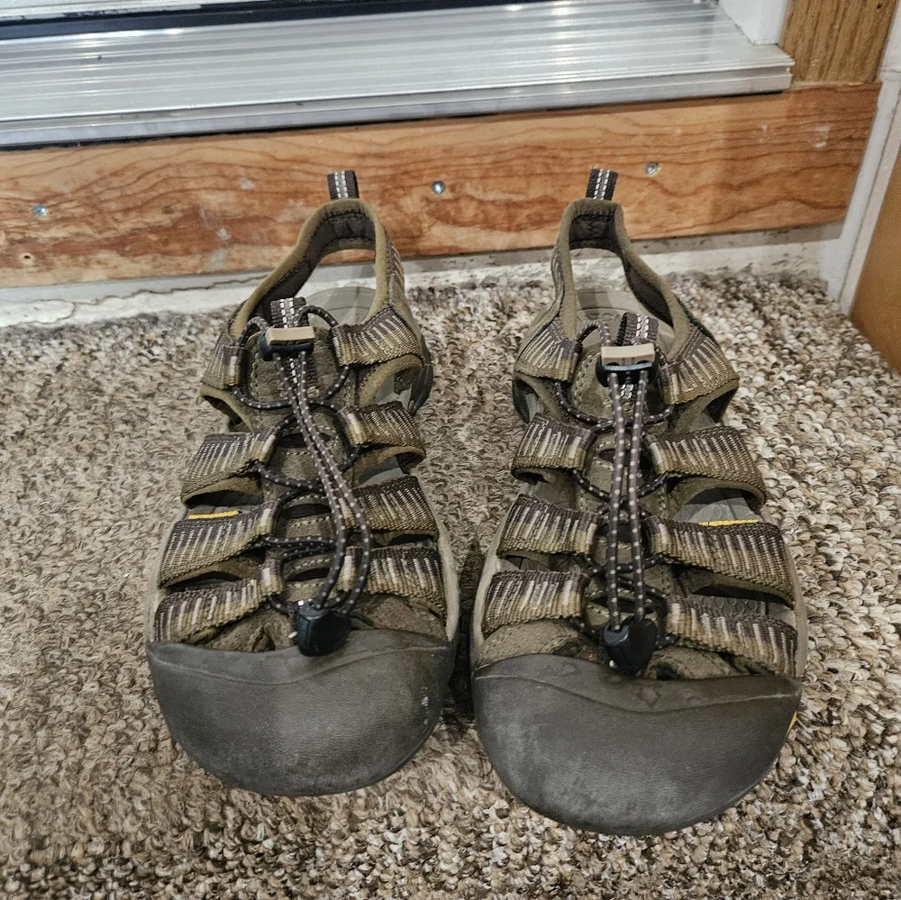 KEEN Men's Sandals - Brown and Black 9.5